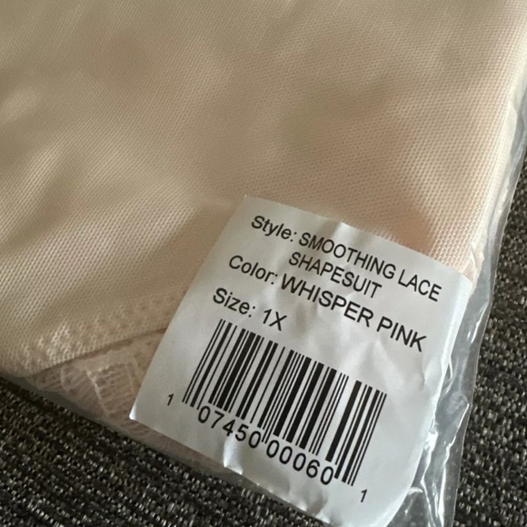 New $92 PINSY Smoothing Lace Shapesuit Shapewear Bodysuit Whisper Pink Size 1X - Picture 7 of 7